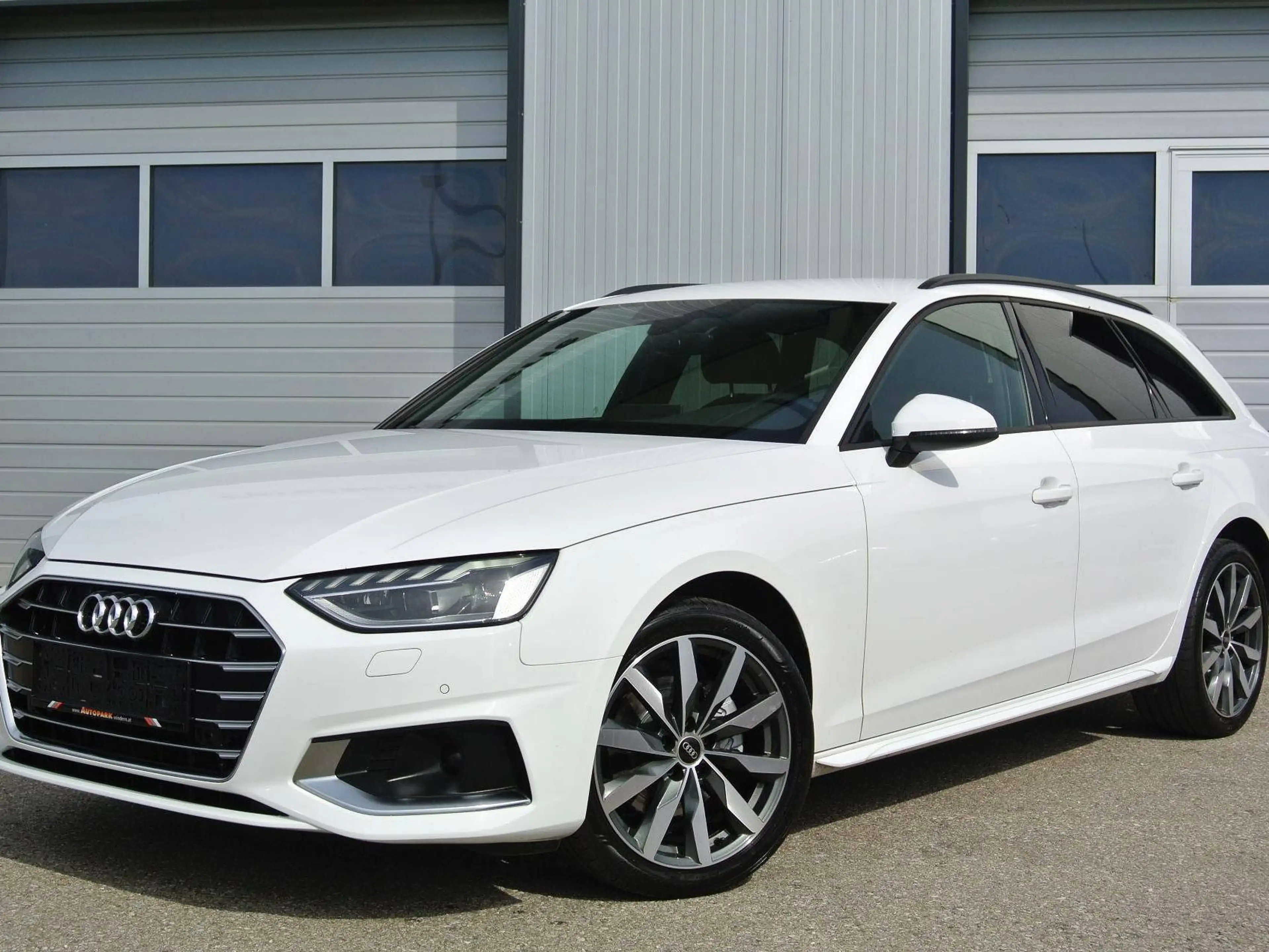 Audi A4 Avant 35 TDI S-tronci ** S-Line ** LED * RFK * virtual Cockpit — photo 5