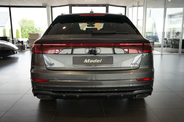 Audi Q8 view 5