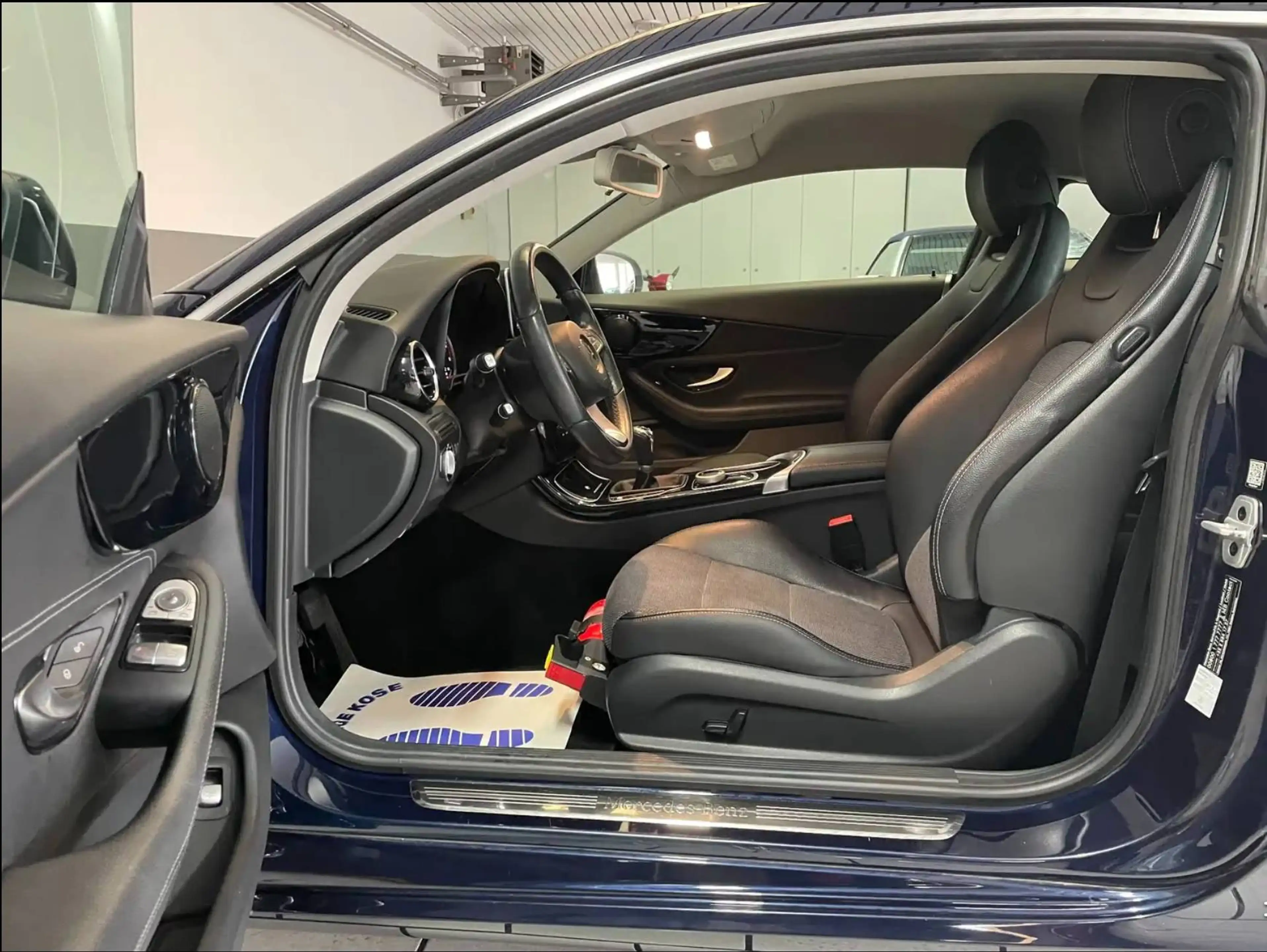Mercedes-Benz C 220 Coupe C 220 d // GARANTIE 12 MOIS+ESSAIS ROUTIER+CT+CARPASS// — photo 4