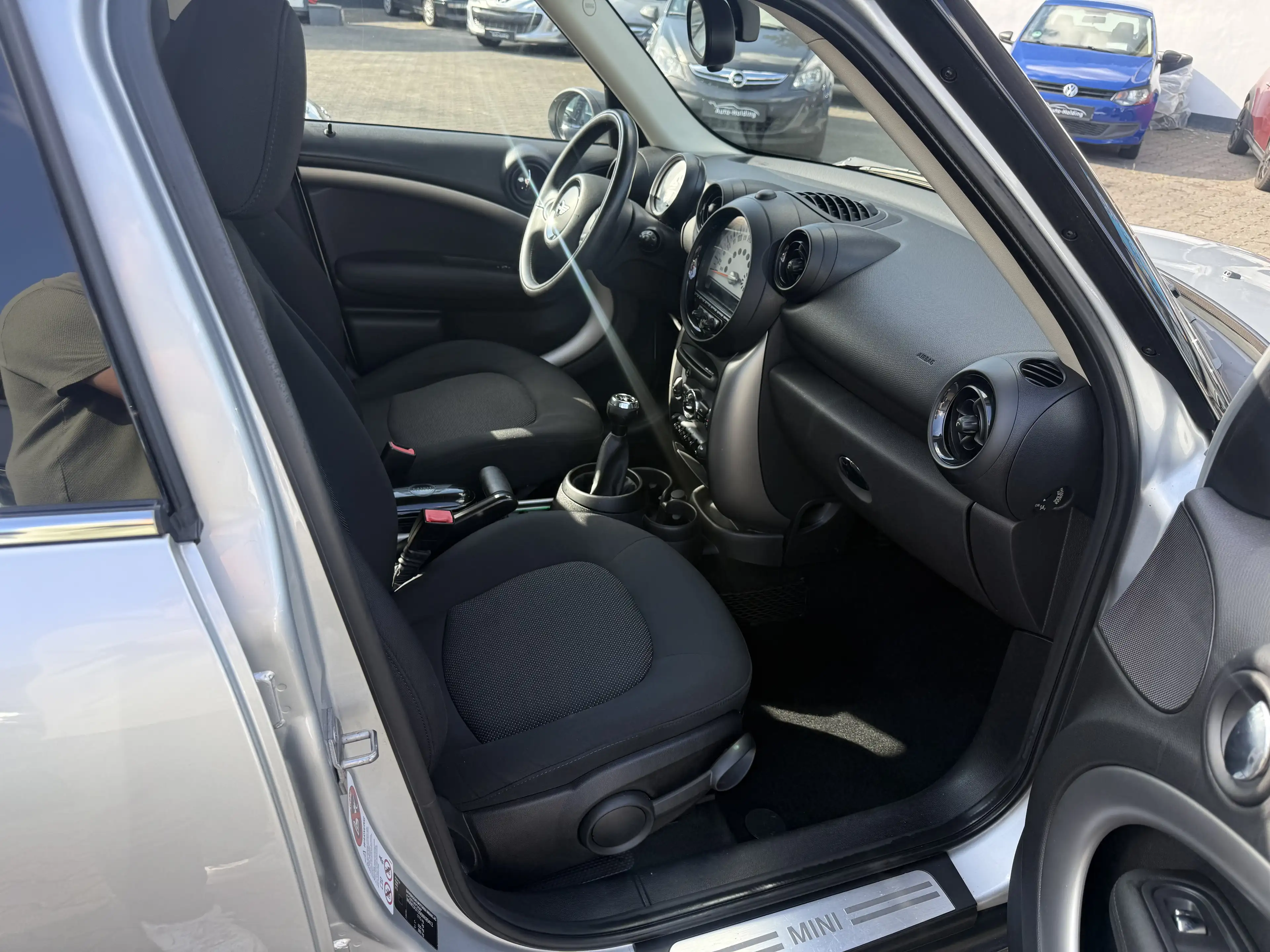 MINI One Countryman COUNTRYMAN Klima Sitzheizung Tüv Neu 08/27 — photo 8