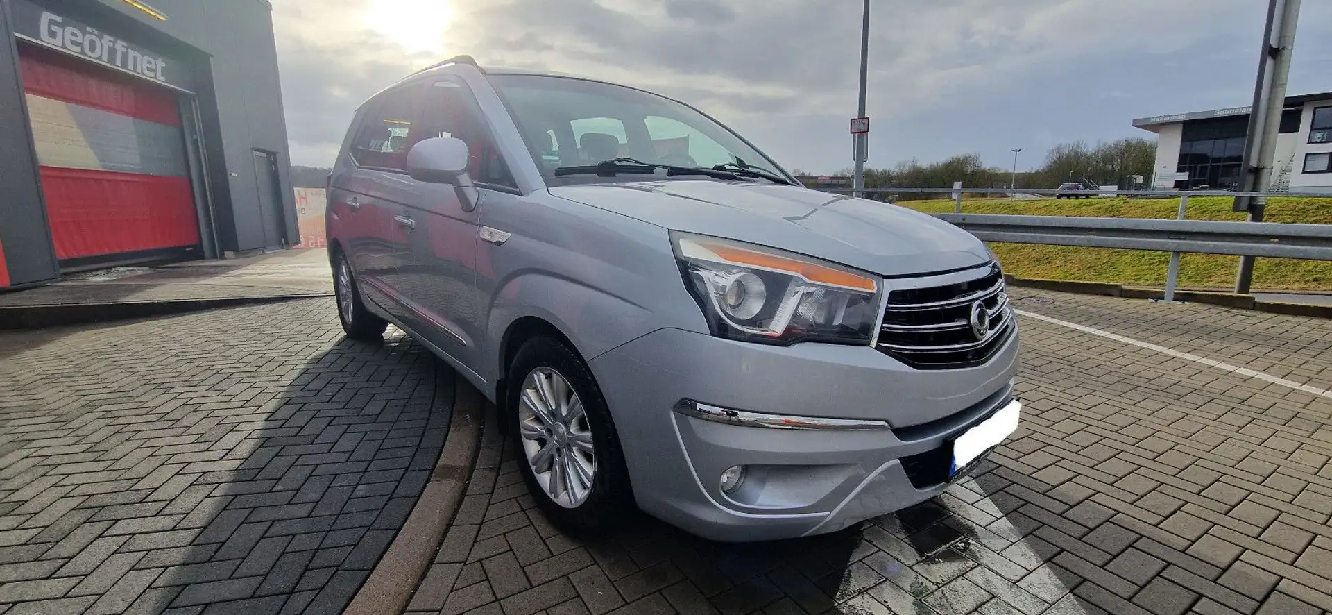 SsangYong Rodius 2.0 e-XDi 200 Sapphire 2WD*7 Sitze*Klima* Grau - 1