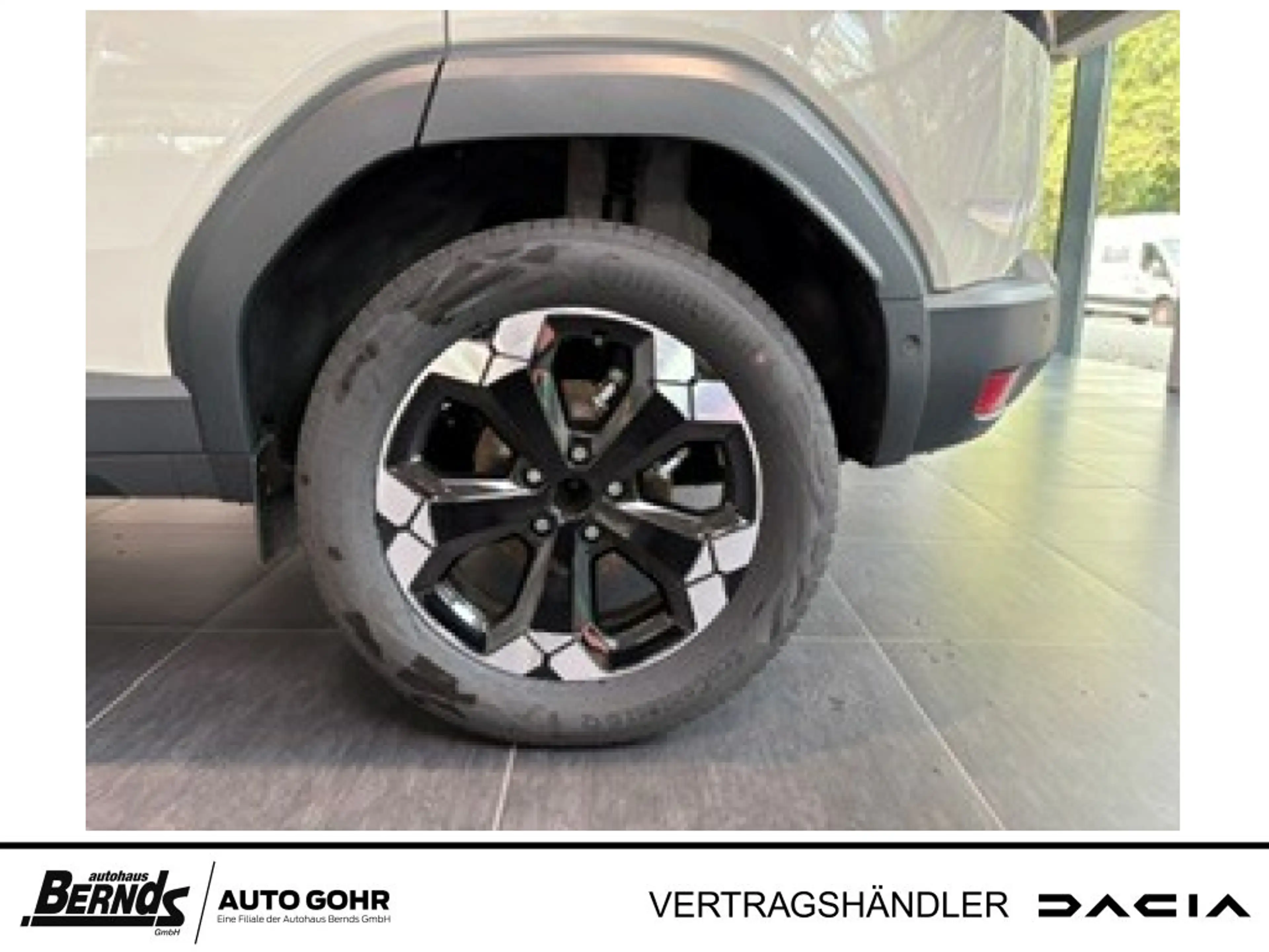Dacia Duster Extreme Hybrid SHZ Navi Carplay Rückfahrkamera — photo 5