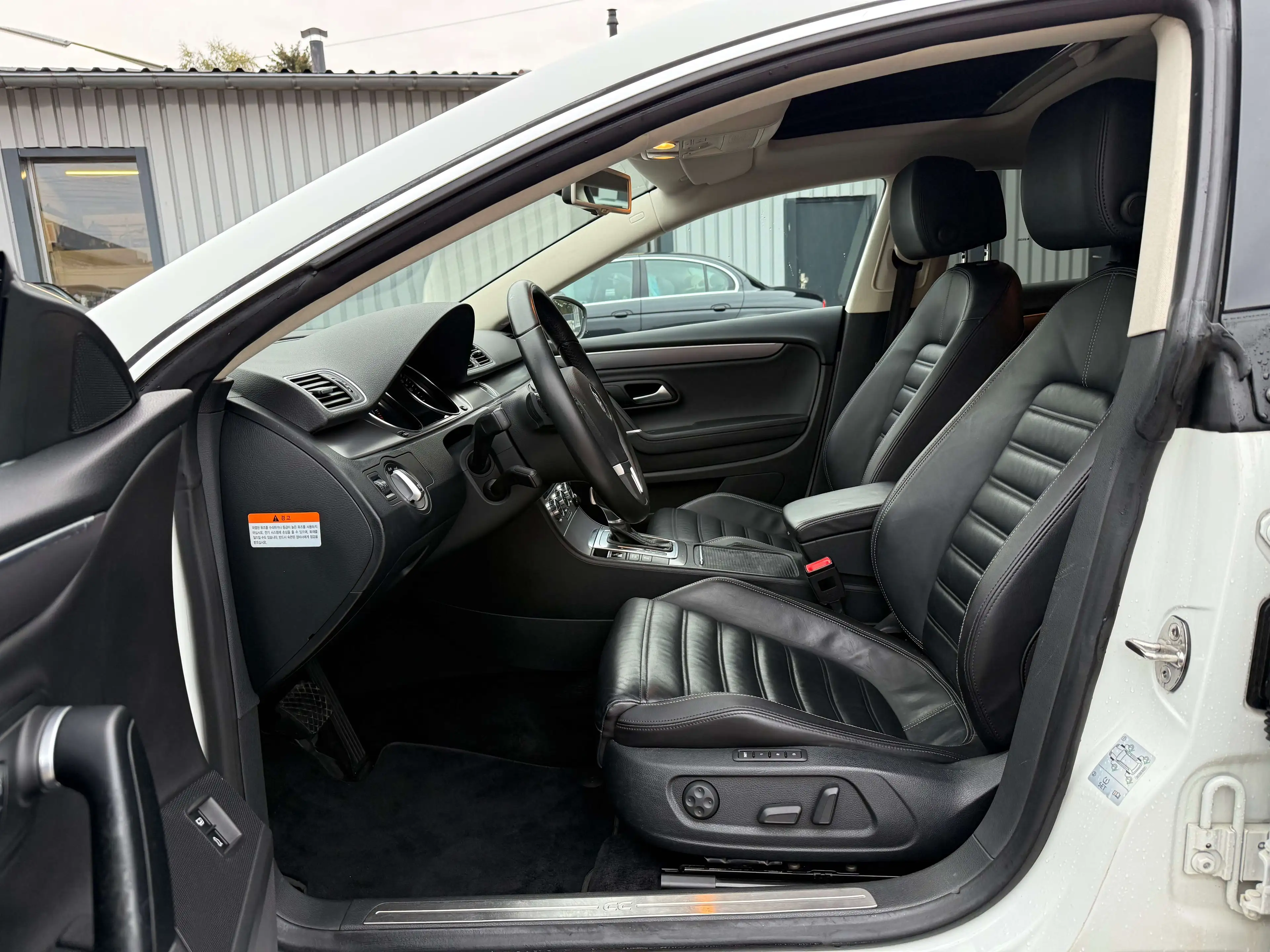 Volkswagen CC 2.0 TDI 184 PS DSG Pano LED — photo 11