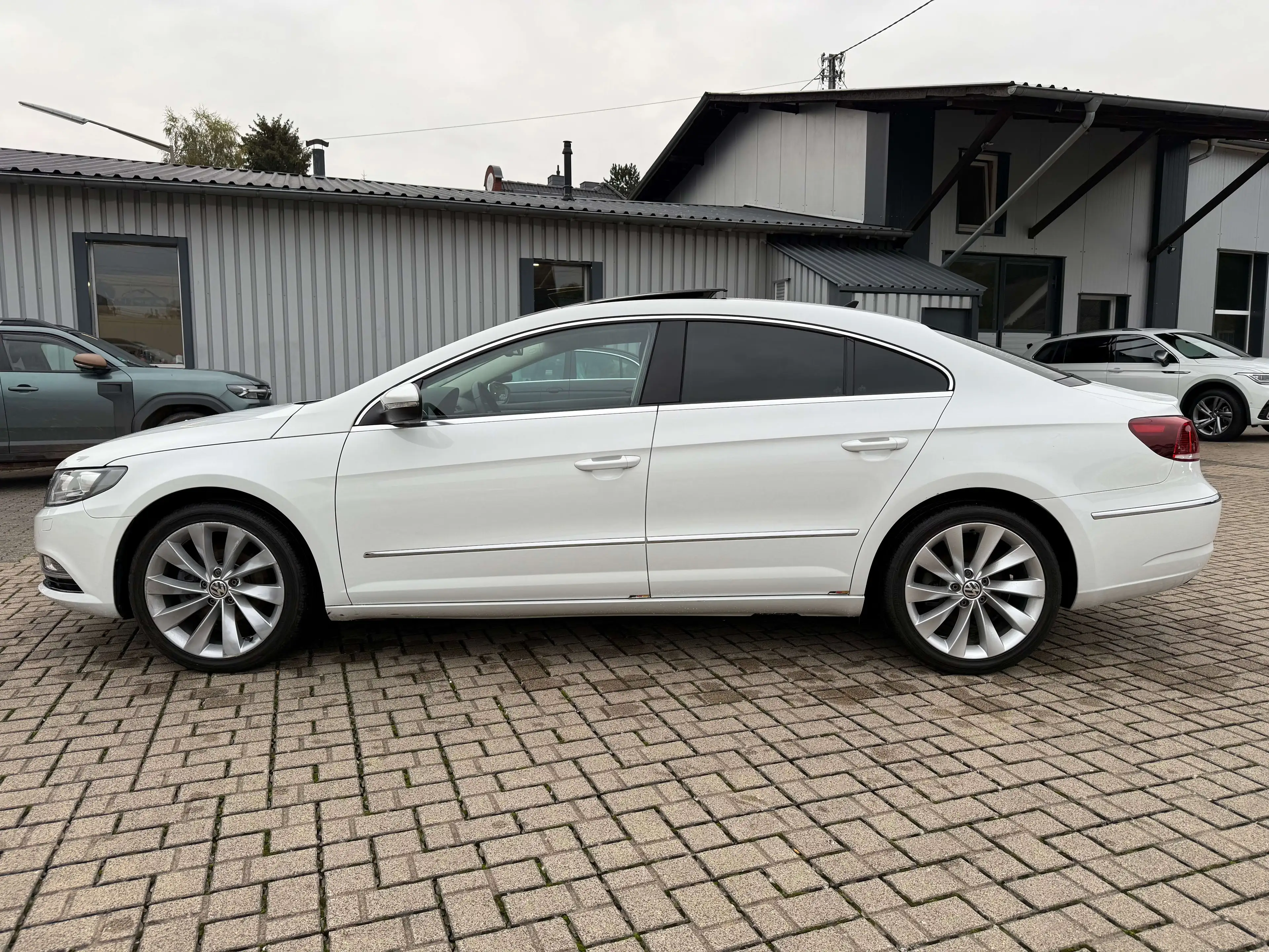 Volkswagen CC 2.0 TDI 184 PS DSG Pano LED — photo 3