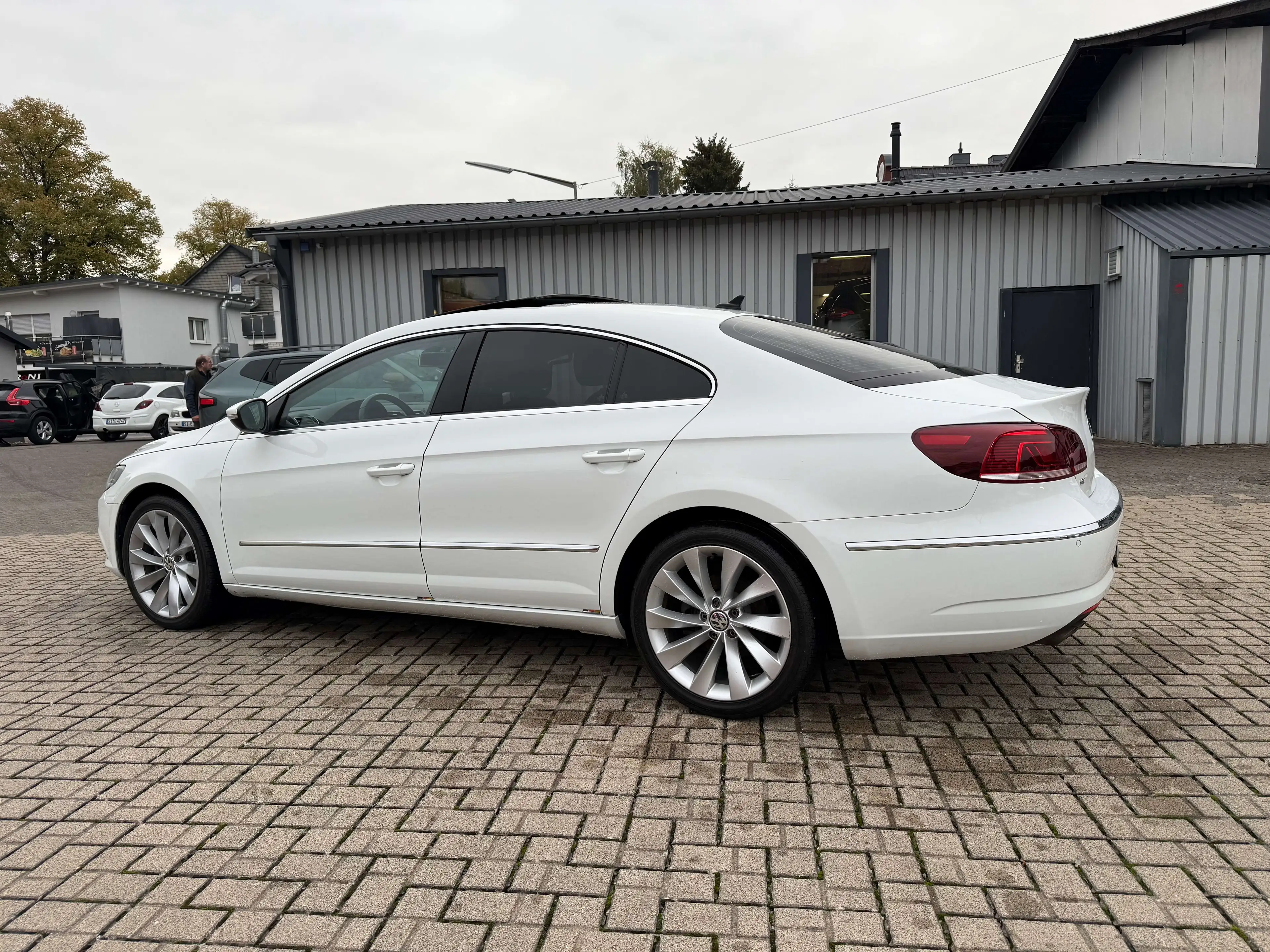 Volkswagen CC 2.0 TDI 184 PS DSG Pano LED — photo 4