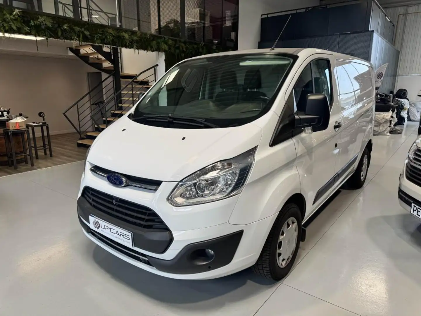 Ford Transit Custom 2.0 TDCi 130 FOURGON 270 L1H1 Trend Business Blanc - 1