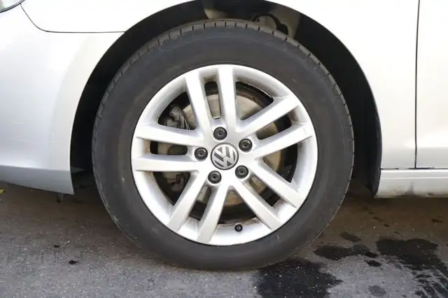 Volkswagen Golf view 5