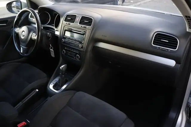 Volkswagen Golf view 6