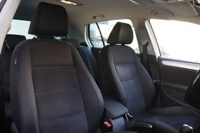 Volkswagen Golf view 8