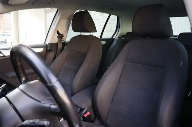 Volkswagen Golf view 16