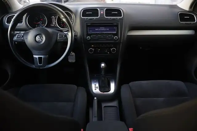 Volkswagen Golf view 2