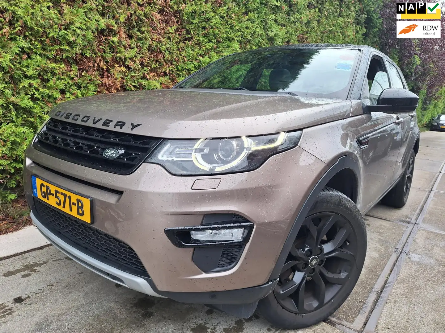 Land Rover Discovery Sport 2.2 TD4 4WD HSE Luxury Grijs - 1