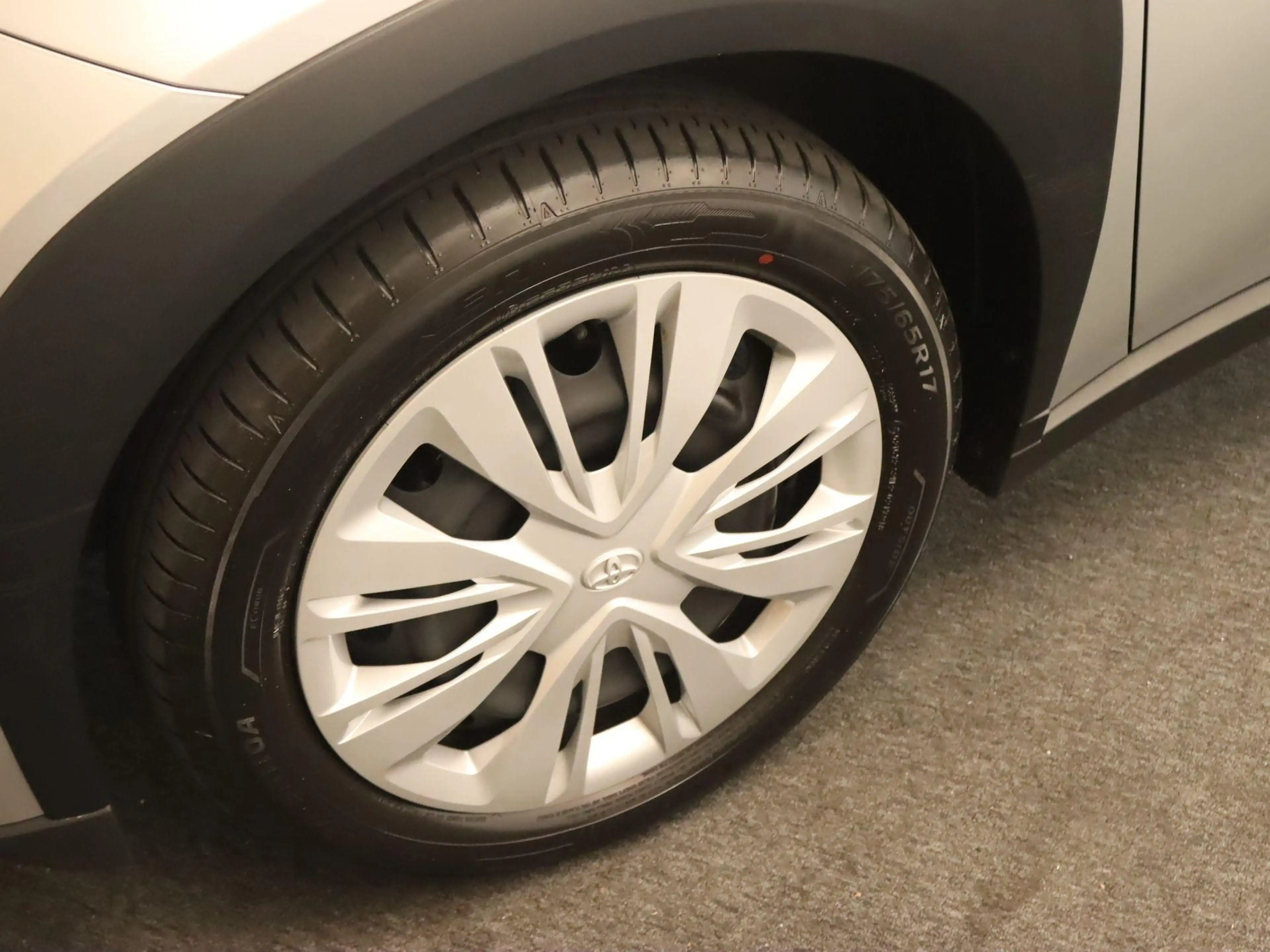 Toyota Aygo X 1.0 VVT-i MT Play - ORIGINEEL NEDERLANDSE AUTO - A — photo 3