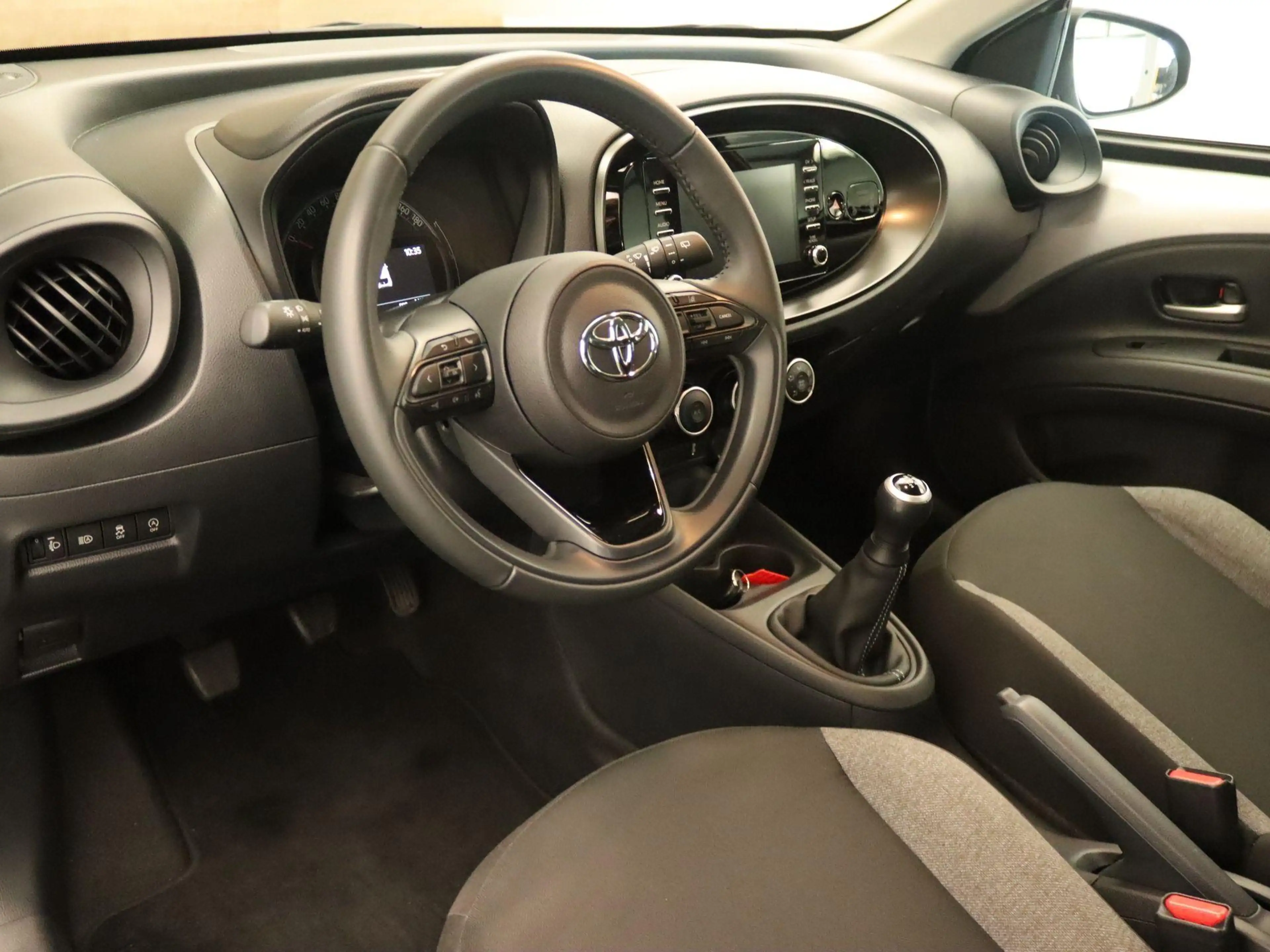 Toyota Aygo X 1.0 VVT-i MT Play - ORIGINEEL NEDERLANDSE AUTO - A — photo 15