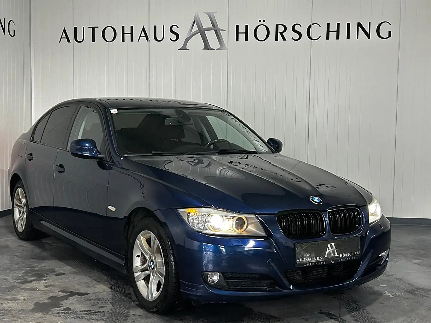 BMW 320 d xDrive Blau - 1