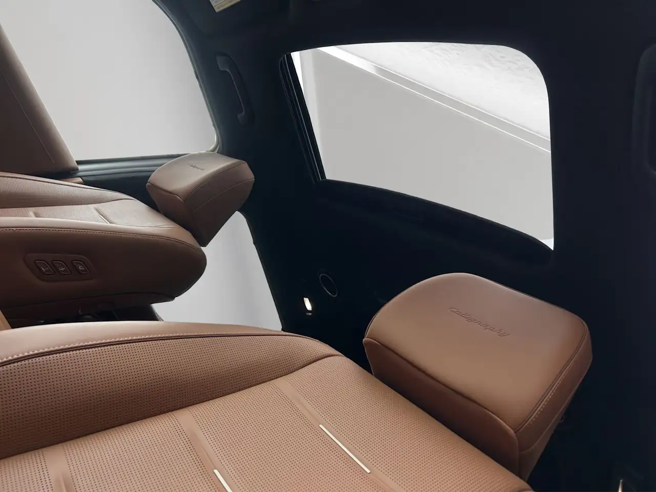 Hyundai PALISADE Hybrid снимка Hyundai PALISADE Hybrid