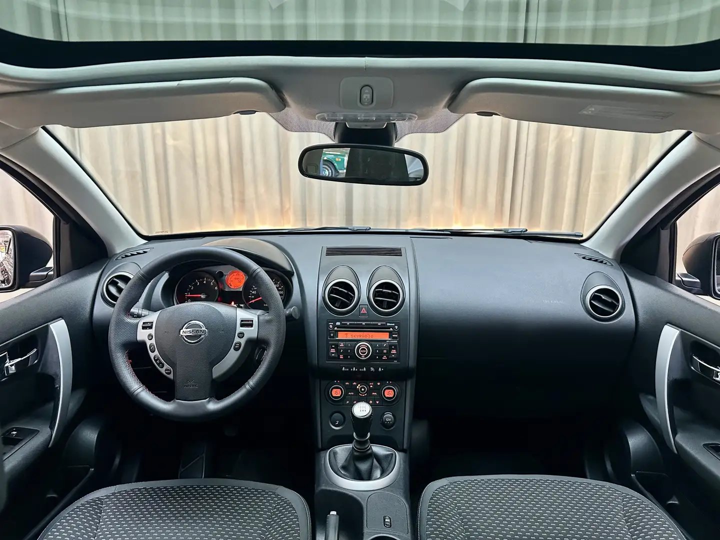 Nissan Qashqai 2.0 Tekna Pack *Panoramadak* Trekhaak / ECC Clima Zwart - 2