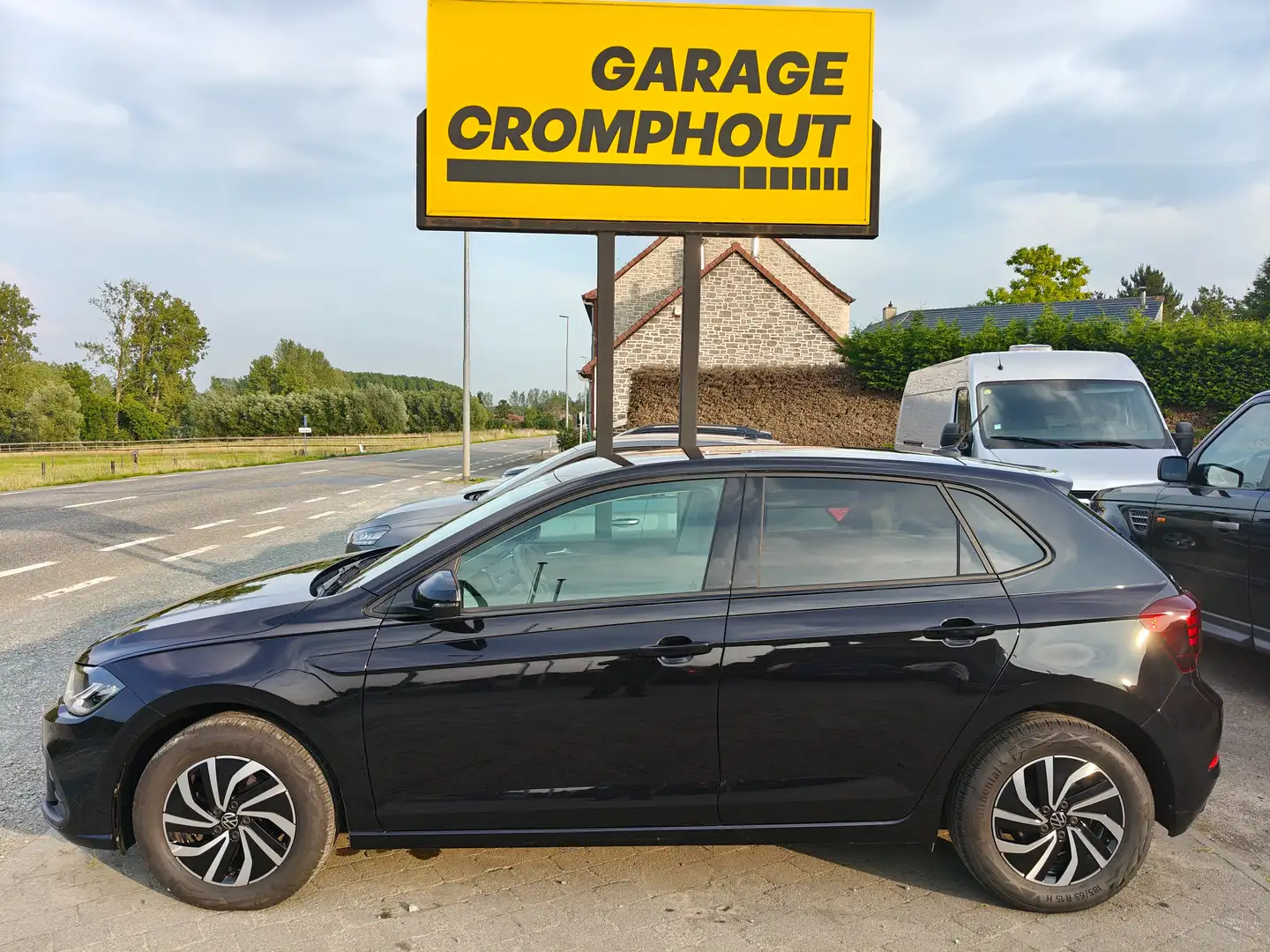 Volkswagen Polo 1.0 TSI Life OPF Zwart - 1