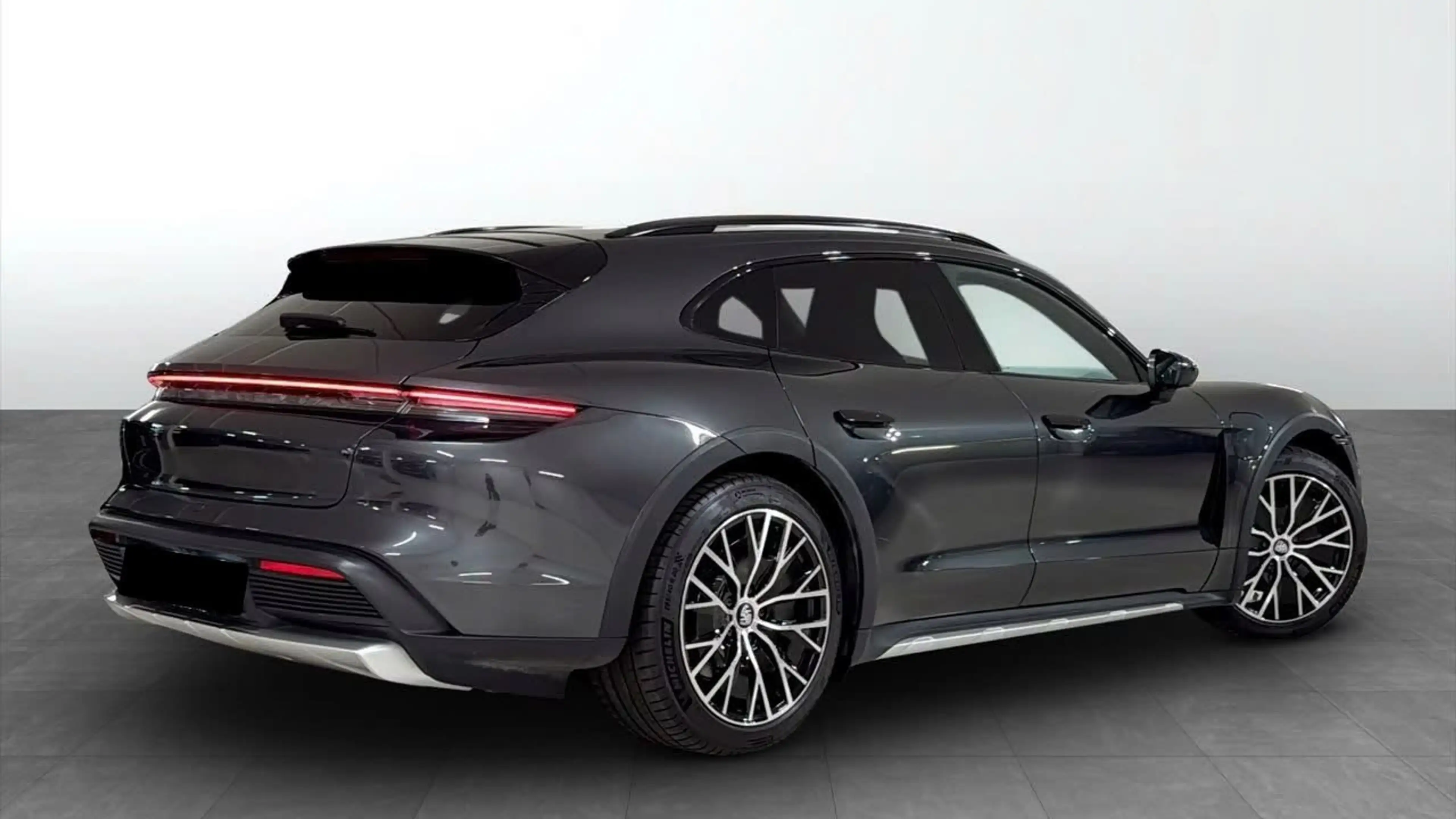 Porsche Taycan Cross Turismo 4 — photo 8