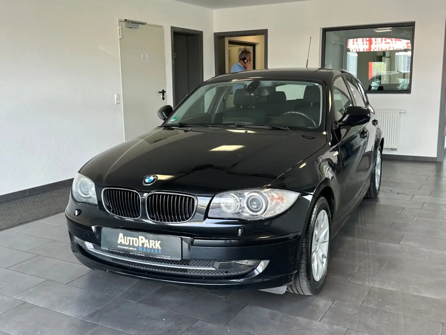 BMW 120 d Xenon*SHD*Navi*SHD*Sitzheizung Noir - 2