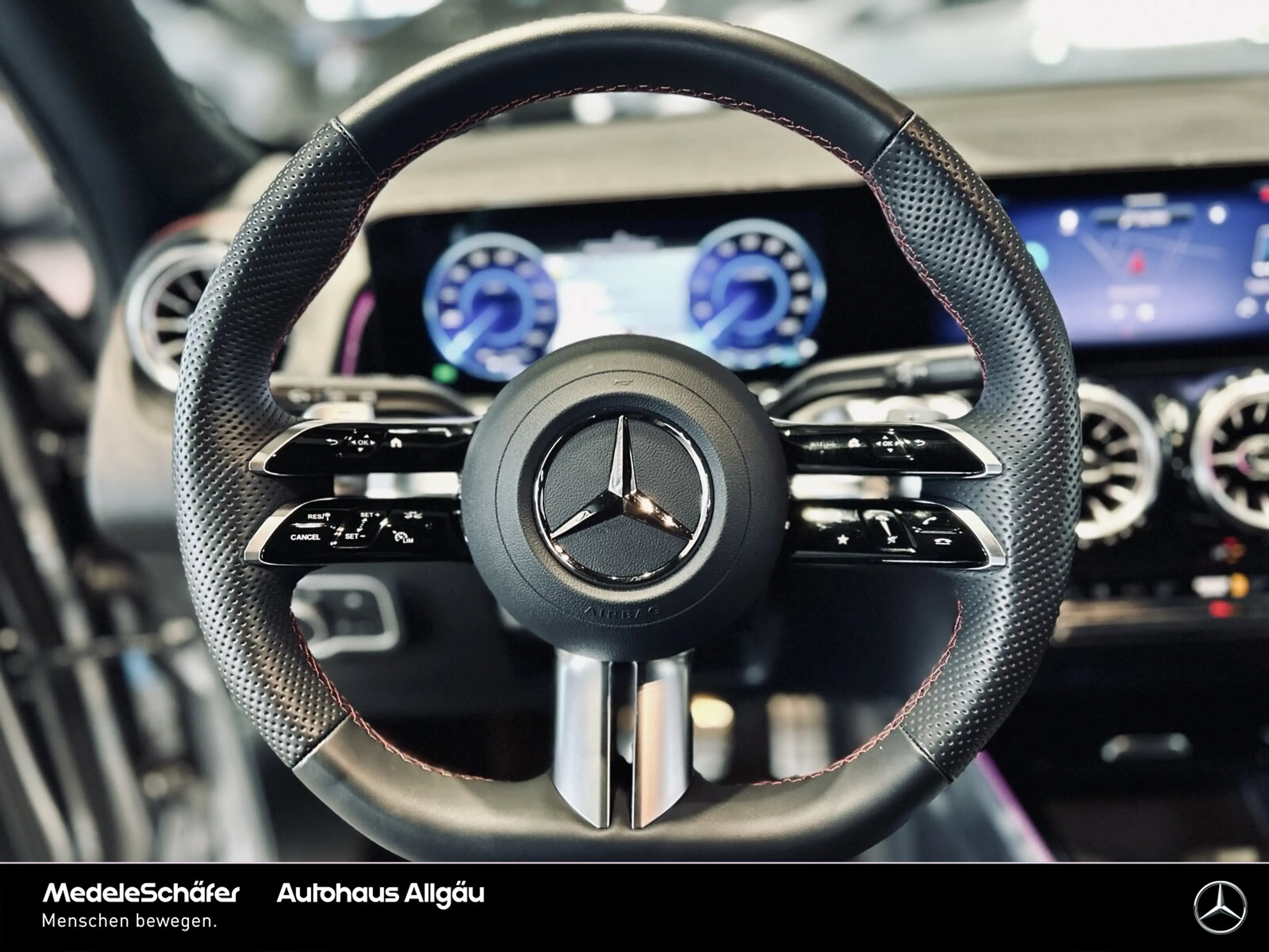 Mercedes-Benz EQB 300 EQB 300 4M AMG Night 18" Distronic AHK KeylessGO — photo 8