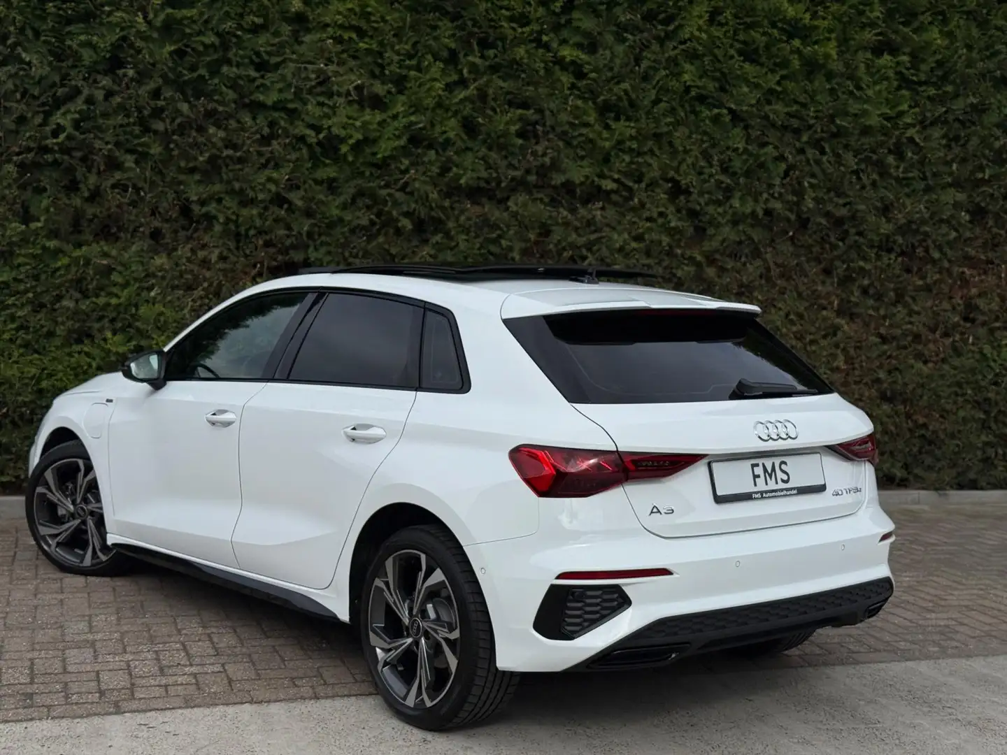 Audi A3 Sportback 40 TFSI e S-Line Panorama CarPlay Weiß - 2