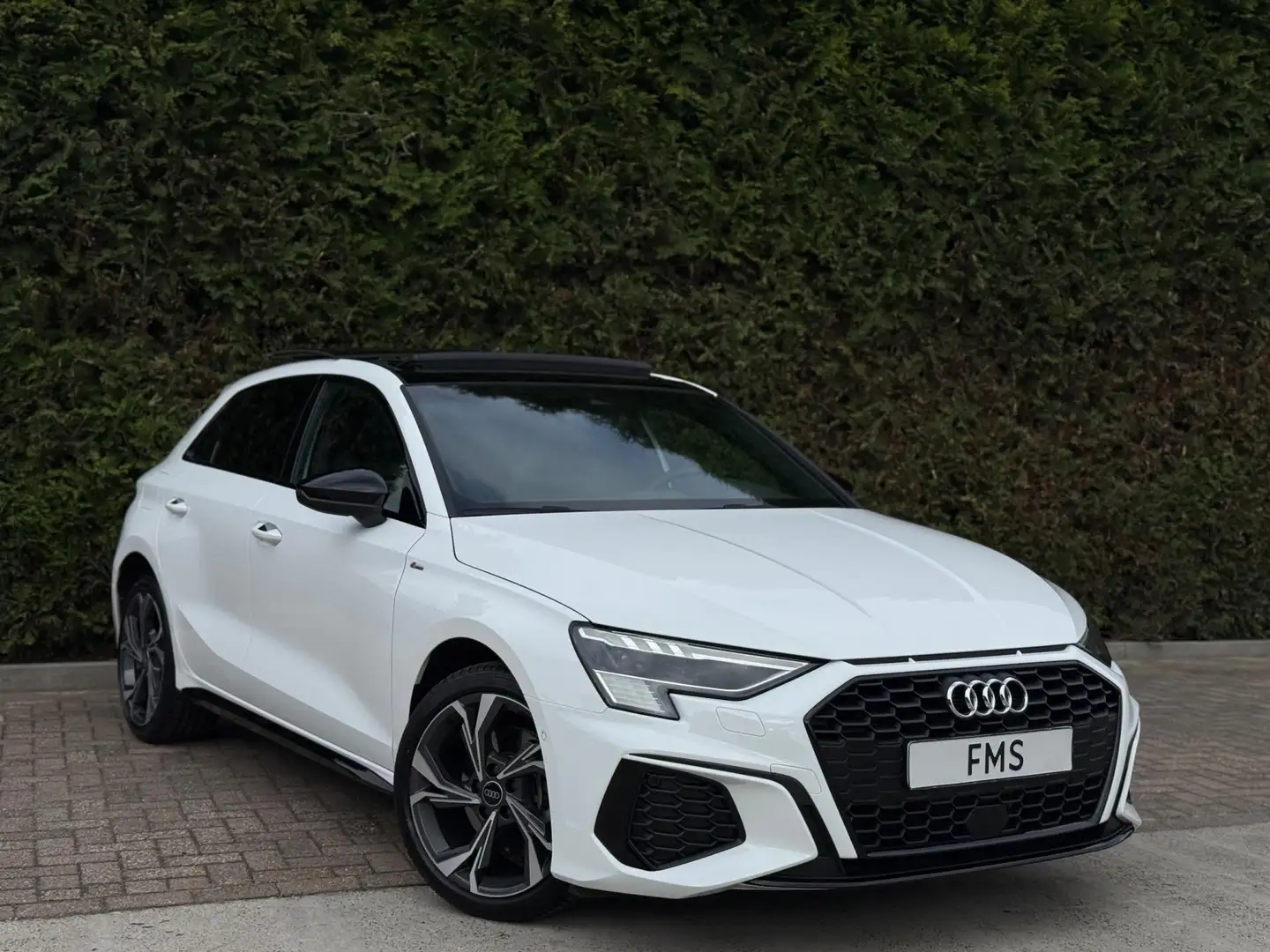 Audi A3 Sportback 40 TFSI e S-Line Panorama CarPlay Weiß - 1