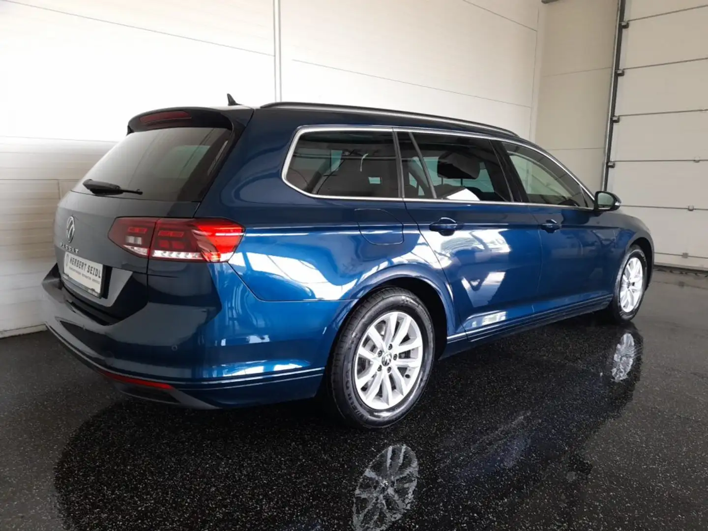Volkswagen Passat Variant BUSINESS 2,0 TDI DSG *VOLL-LED / NAVI / AHV & KAMERA / ACC / SPORTMASSAGESITZ / VERKEHRSZEICHENASSIST* Blau - 2