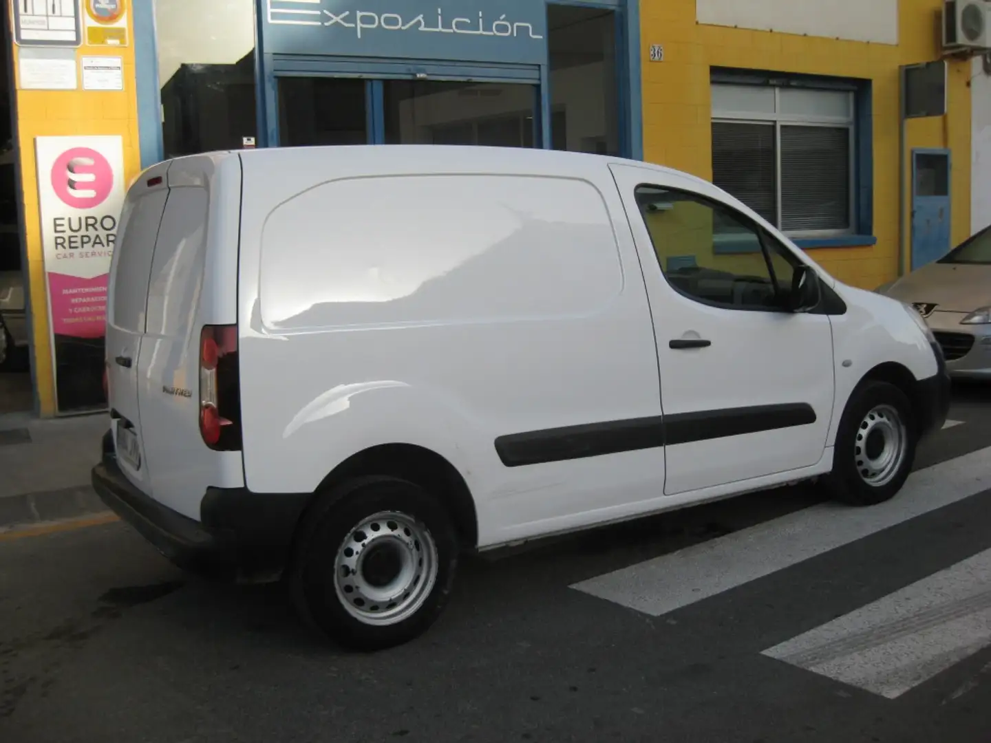 Peugeot Partner Furgón 1.6HDI Confort L1 90 Blanco - 2