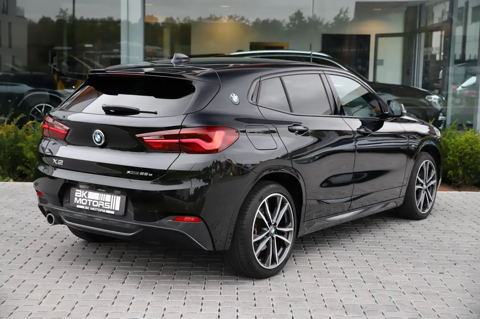 BMW X2 xDrive25e M-PACK-CARPLAY-CAMERA-LED Noir - 2