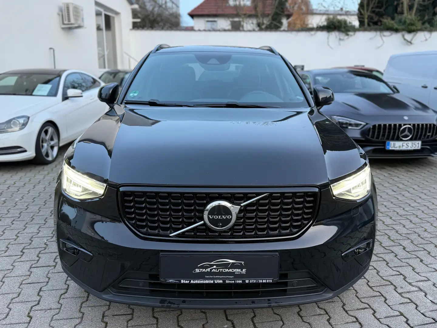 Volvo XC40 360Kamera*Pano*Metallic*Recharge Plug-In Hybrid Schwarz - 2