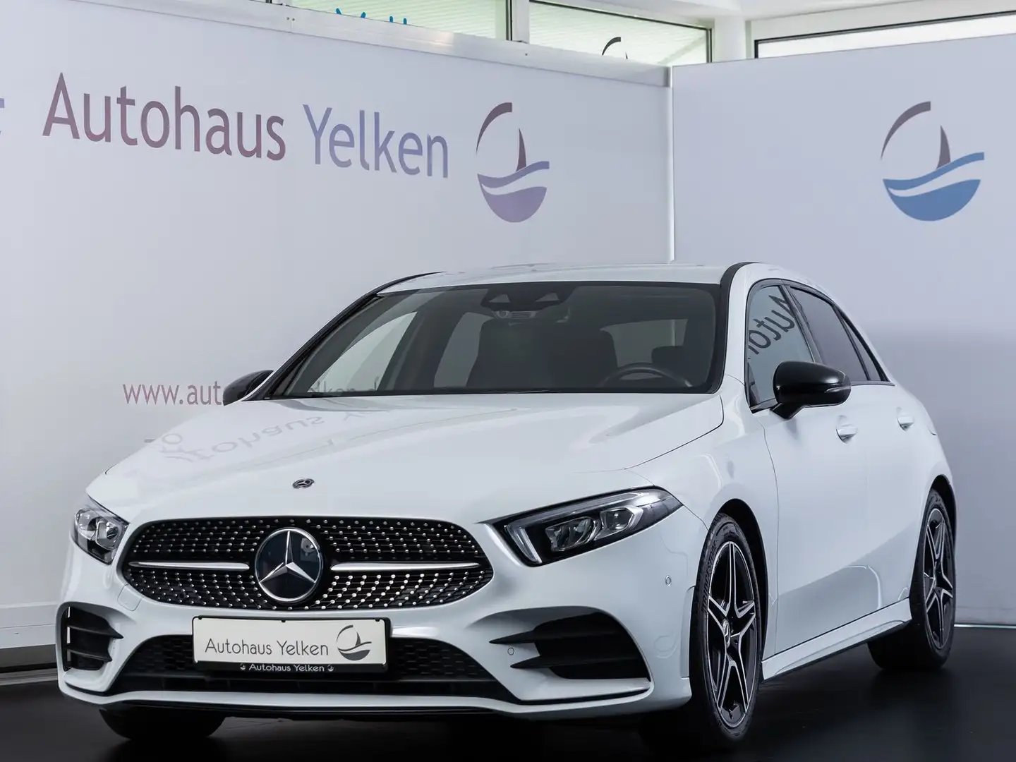 Mercedes-Benz A 180 AMG-LINE LED*VIRTUAL*RFK*NIGHT Weiß - 1
