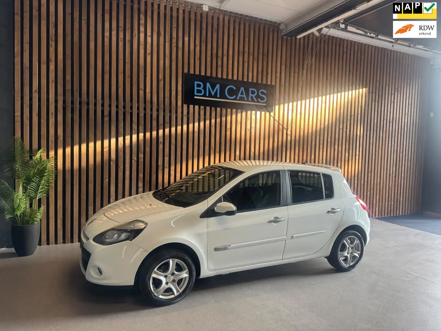 Renault Clio 1.2 Authentique Airco, Cruise Control, Sport Wit - 1