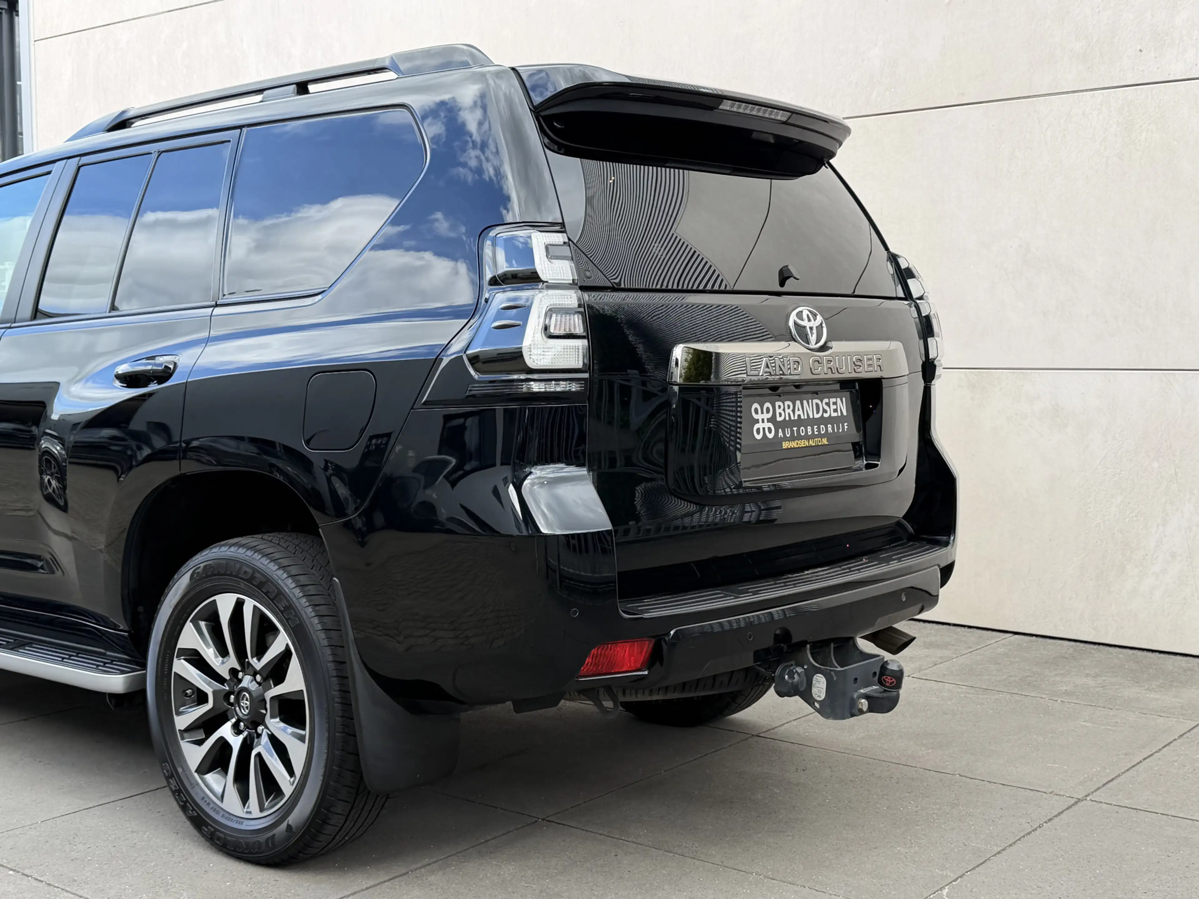 Toyota Land Cruiser 2.8 D-4D 70th Anniversary LED-360-ACC-Trekhaak-Gri — photo 19