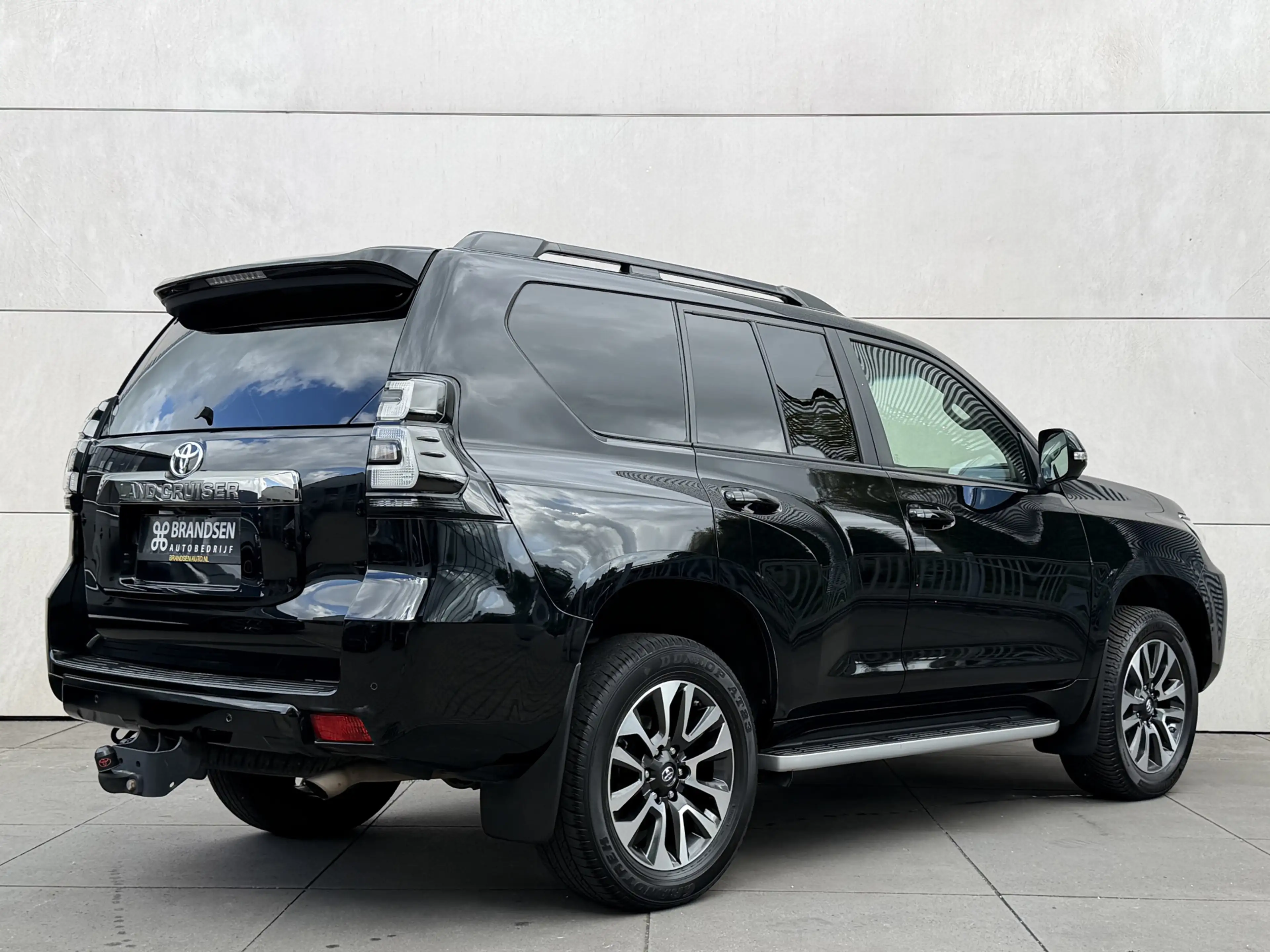 Toyota Land Cruiser 2.8 D-4D 70th Anniversary LED-360-ACC-Trekhaak-Gri — photo 2