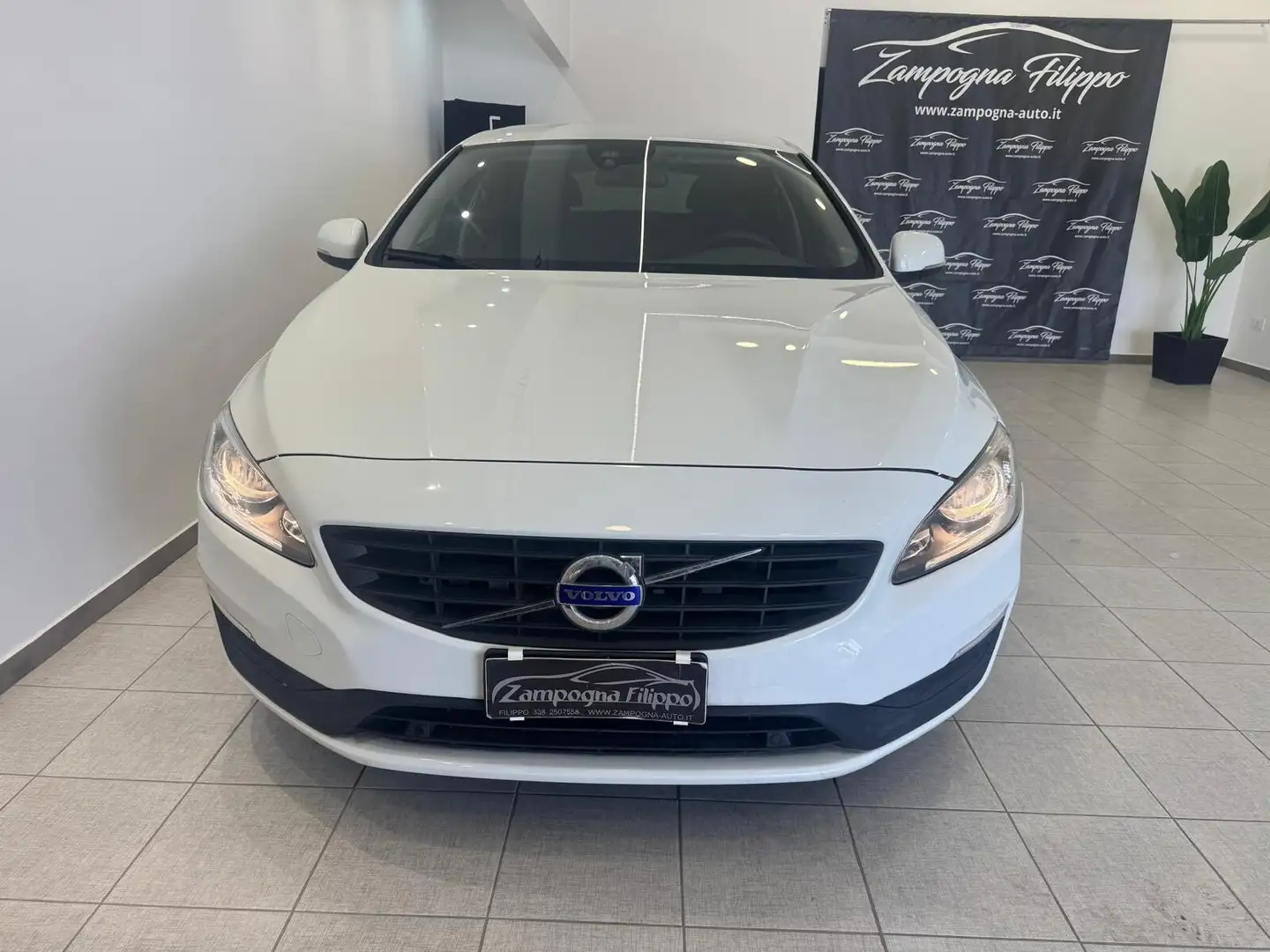 Volvo V60 V60 D2 Business Bianco - 2