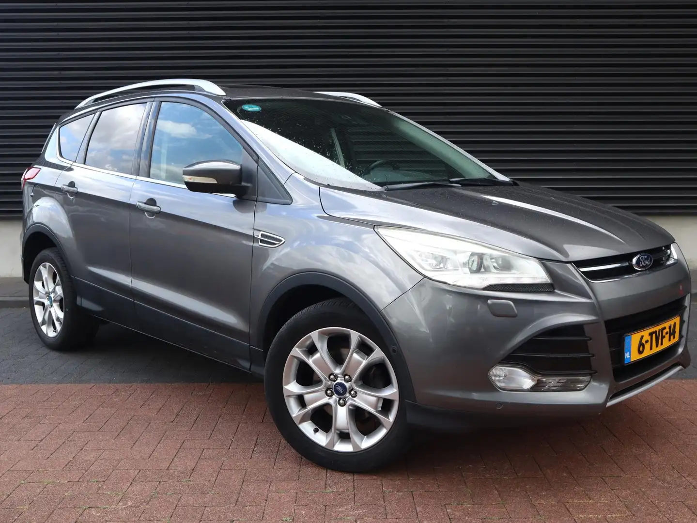 Ford Kuga 1.6 Titanium | Clima | Cruise | Navi | 1ste eigena Grijs - 2