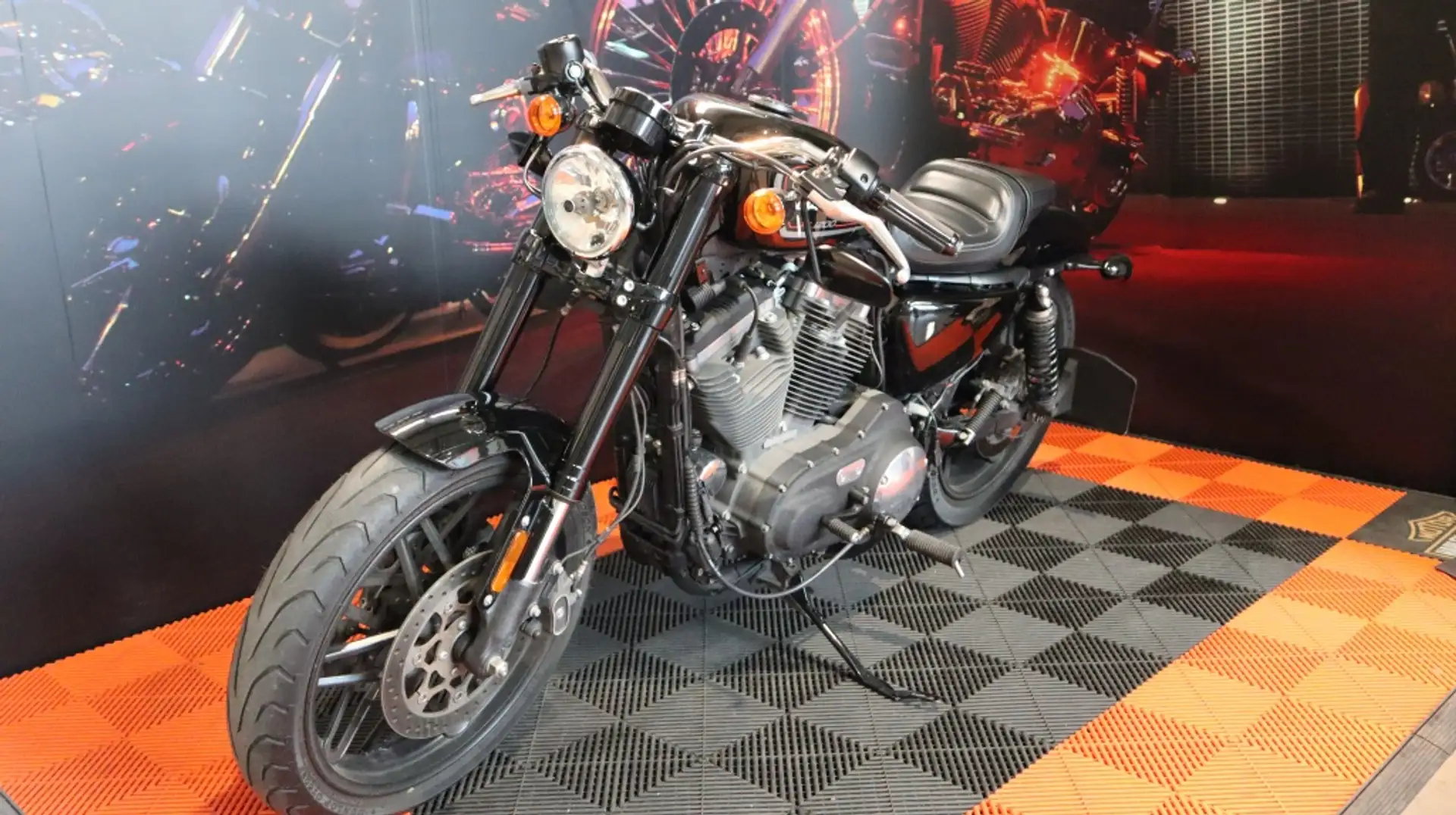 Harley-Davidson Roadster Chopper Чорний - 1