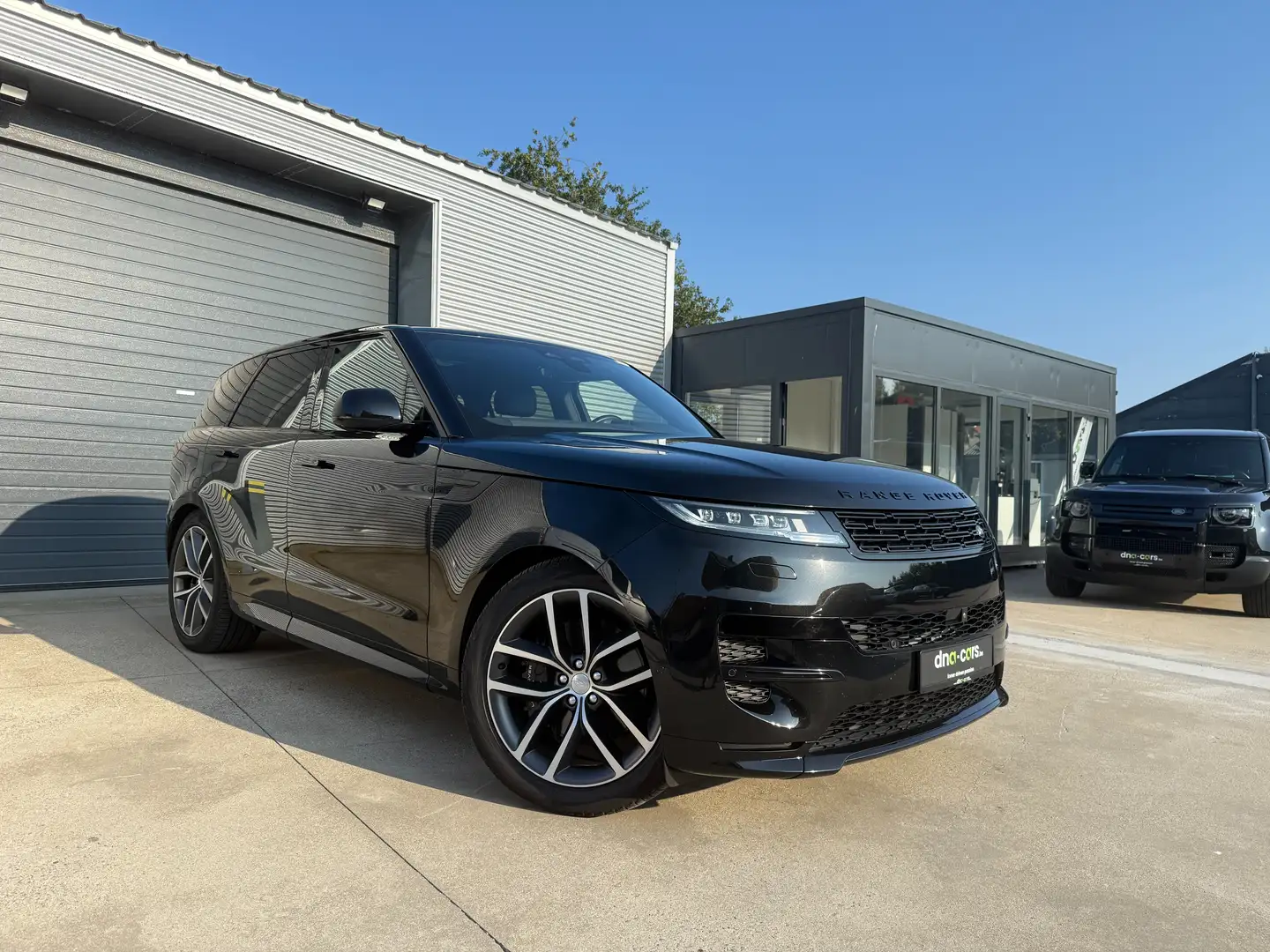 Land Rover Range Rover Sport P440e Dynamic SE / PANO / 22" / FRIGO / BLACK PACK Schwarz - 1