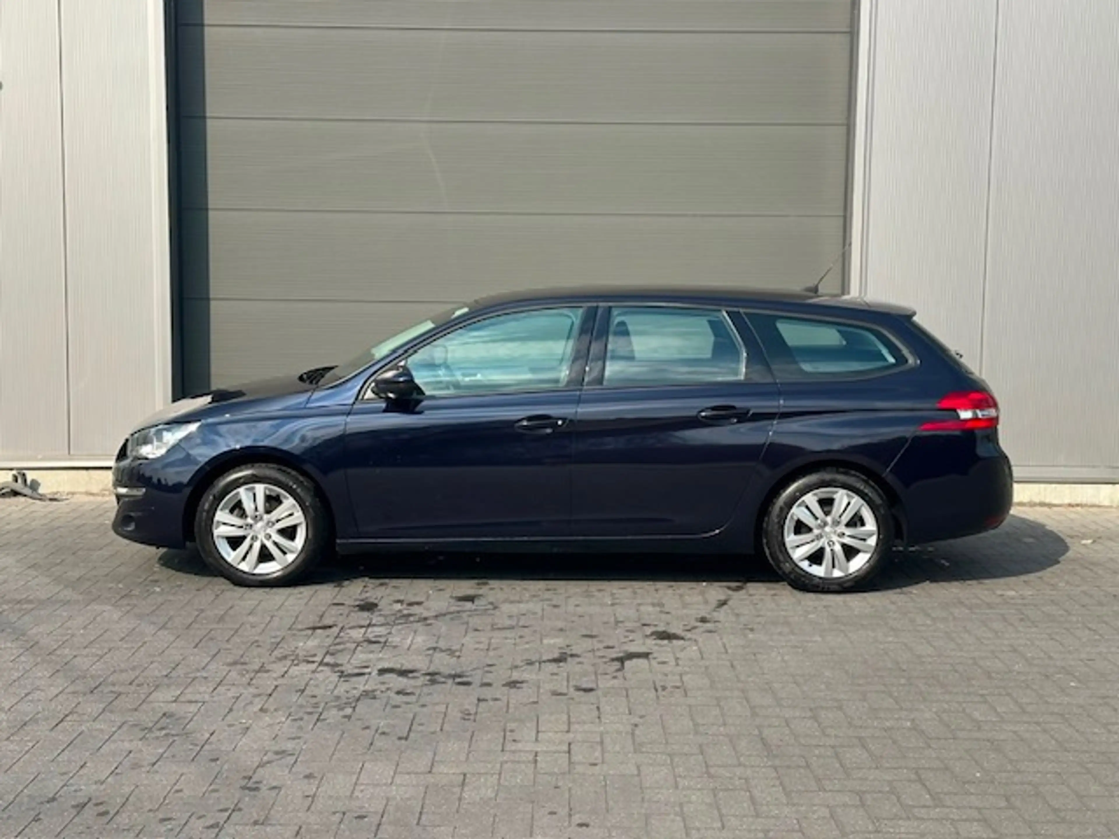 Peugeot 308 AIRCO/CRUISE CONTROLE/NAVIGATIE — photo 2