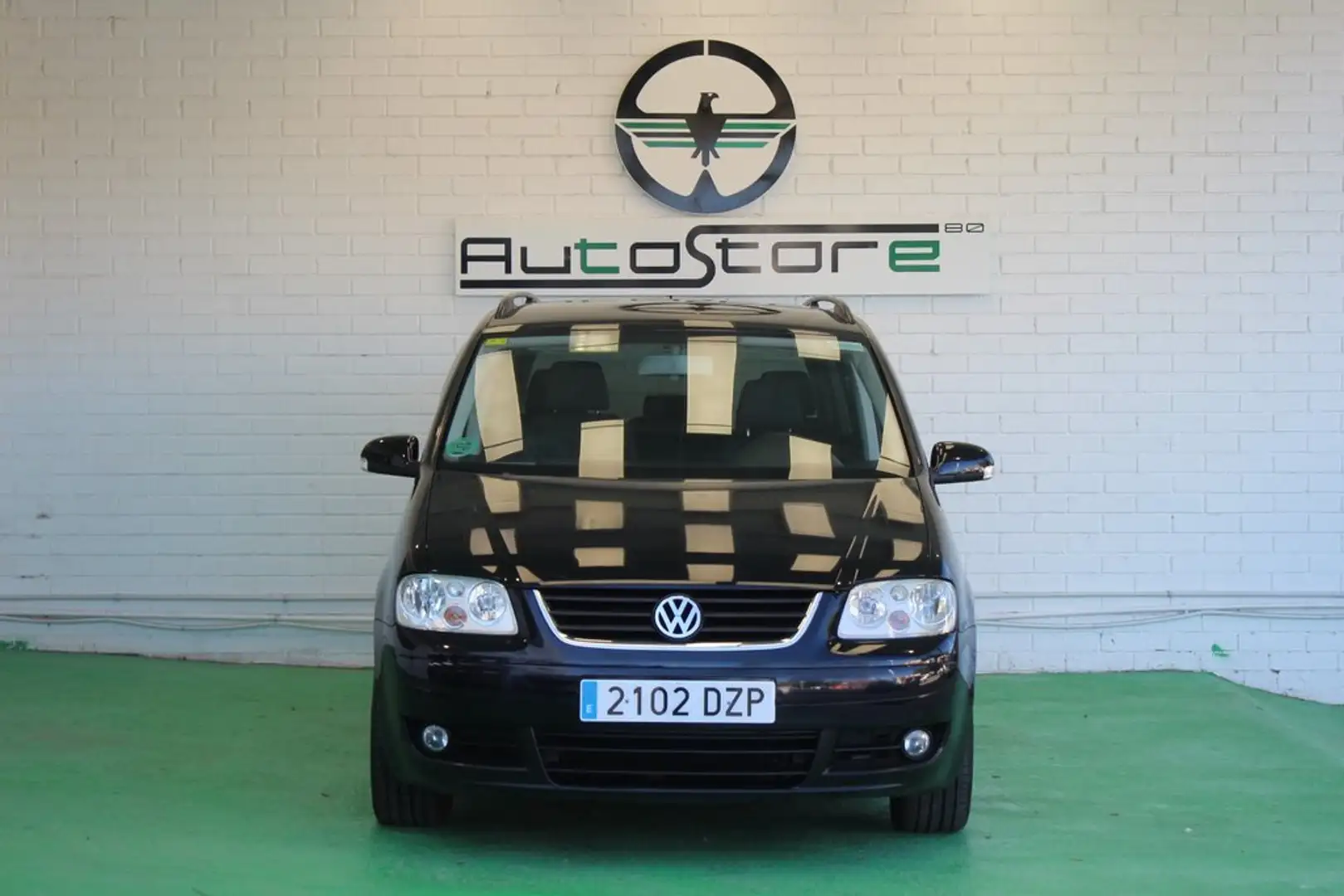 Volkswagen Touran 1.4 TSI 140 Highline Grijs - 2