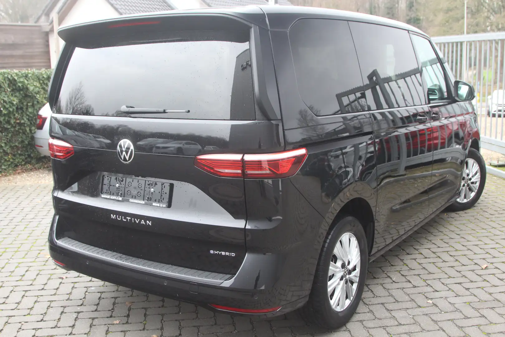 Volkswagen T7 Multivan 1.4 TSI DSG EHYBRID 7PL- 35.000KM - 2023 Zwart - 2