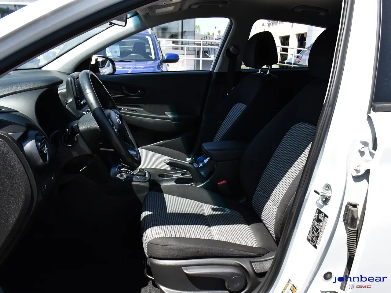 Hyundai KONA снимка Hyundai KONA