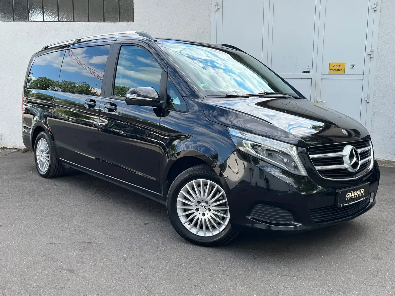 Mercedes-Benz V 250
