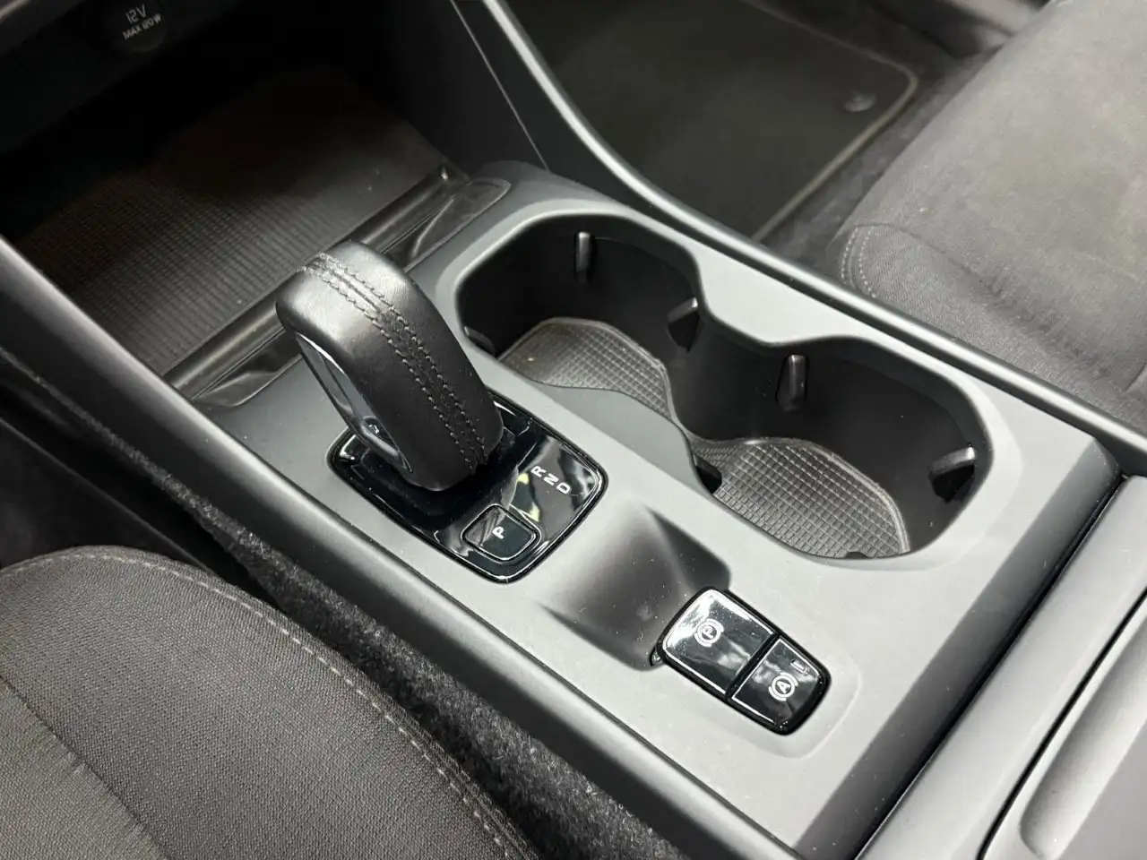 2020 Volvo XC40 2.0 d3 geartronic my20, photograph 11