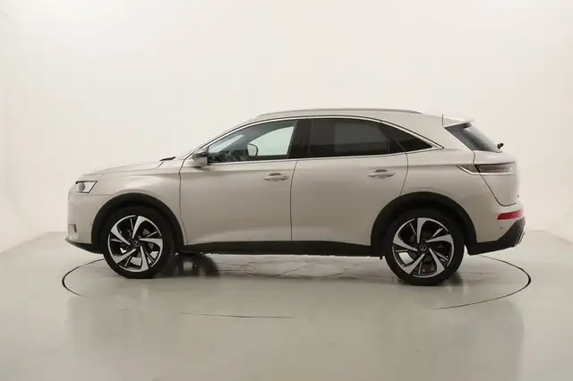 DS Automobiles DS 7 Crossback view 2