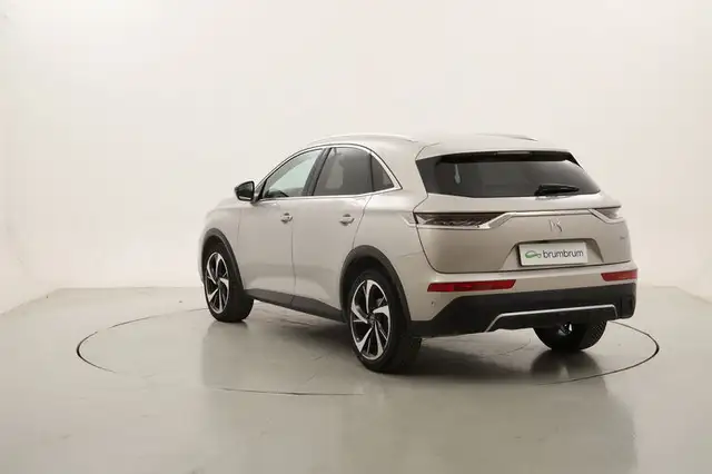 DS Automobiles DS 7 Crossback view 3