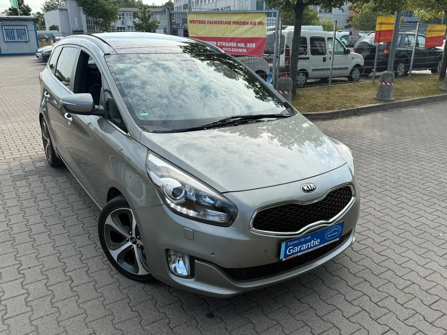 Kia Carens Spirit 1.7 CRDI*GR.NAVI*PANO*KAMERA*7.S** Beige - 1