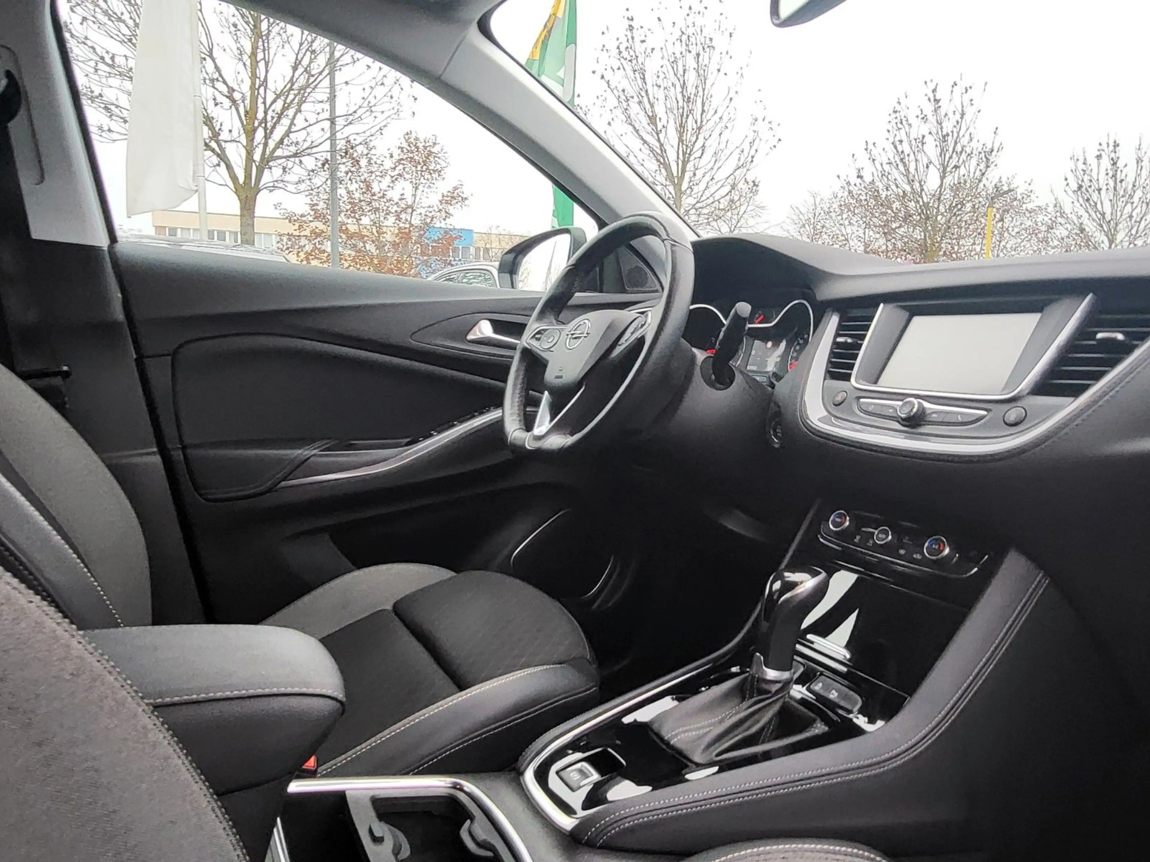 Opel Grandland X "INNOVATION" 1-Hand/LED-Licht/Navi — photo 17