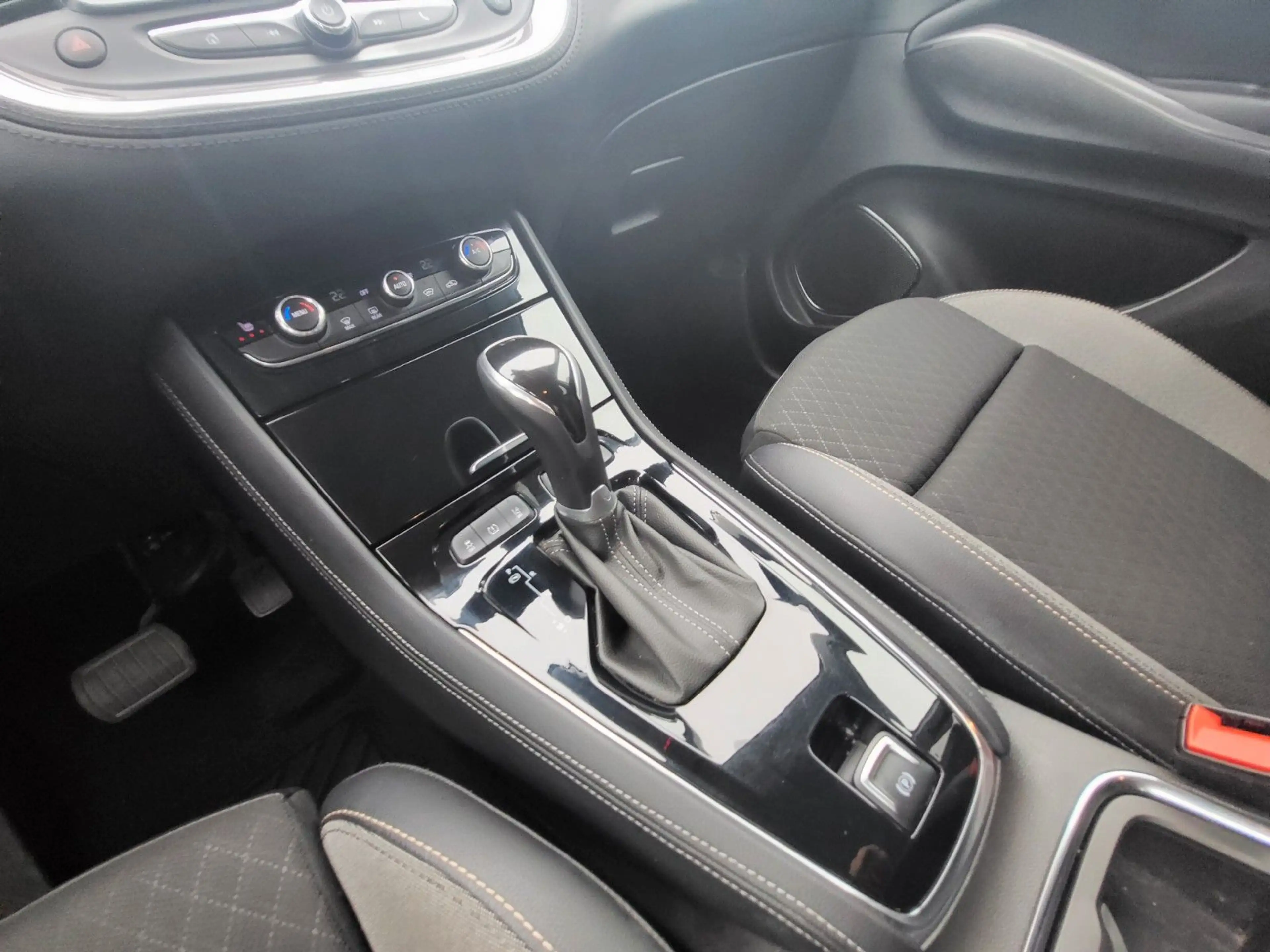 Opel Grandland X "INNOVATION" 1-Hand/LED-Licht/Navi — photo 22